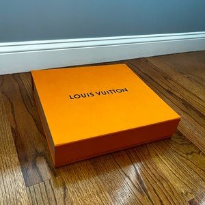 LV box 14x15 with dust bag